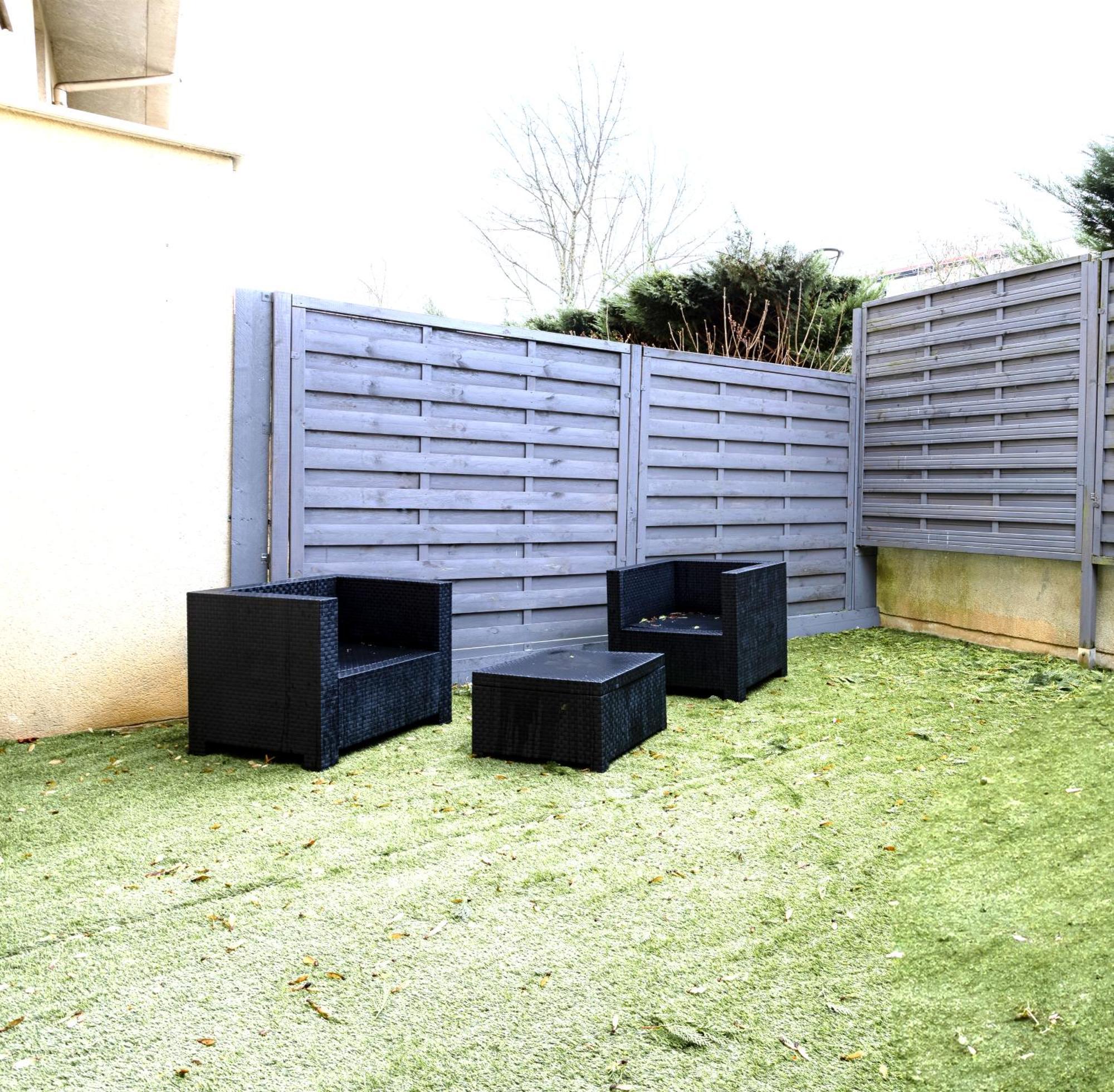 Suite Avec Jacuzzi & Terrasse Savigny-le-Temple Extérieur photo